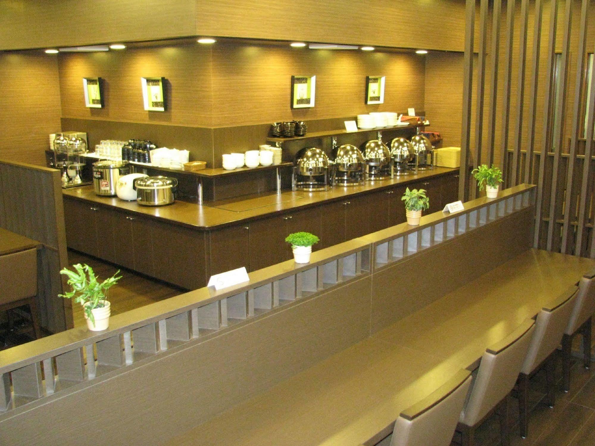 Hotel Route-Inn Hanamaki Bagian luar foto
